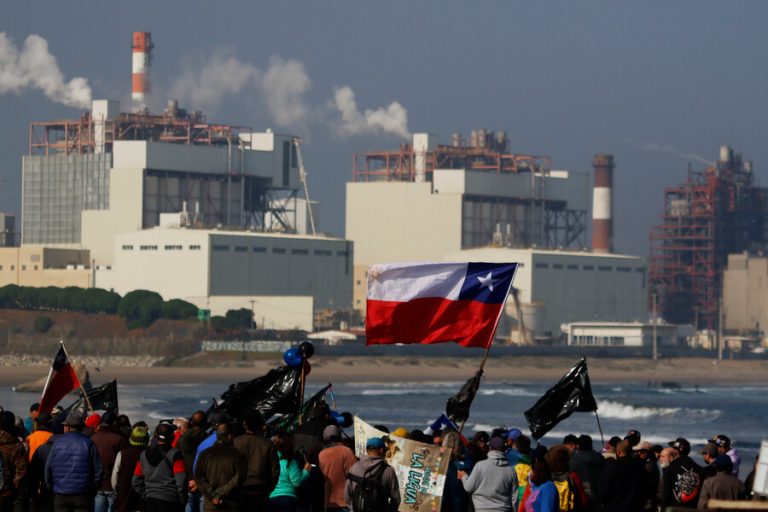 60 años de zona de sacrificio en Ventanas: La deuda en las mediciones y monitoreos del Chernobyl chileno