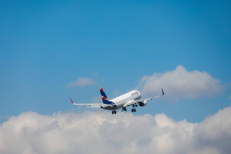 ¿Viajar al extranjero o quedarse en el país? Datos de vacaciones de invierno más baratas