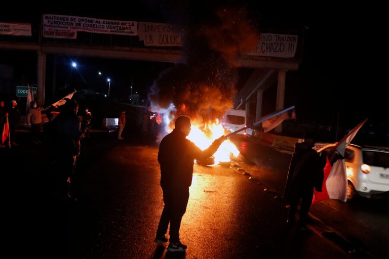 Este miércoles inició el paro de trabajadores de Codelco contra el cierre de fundición Ventanas