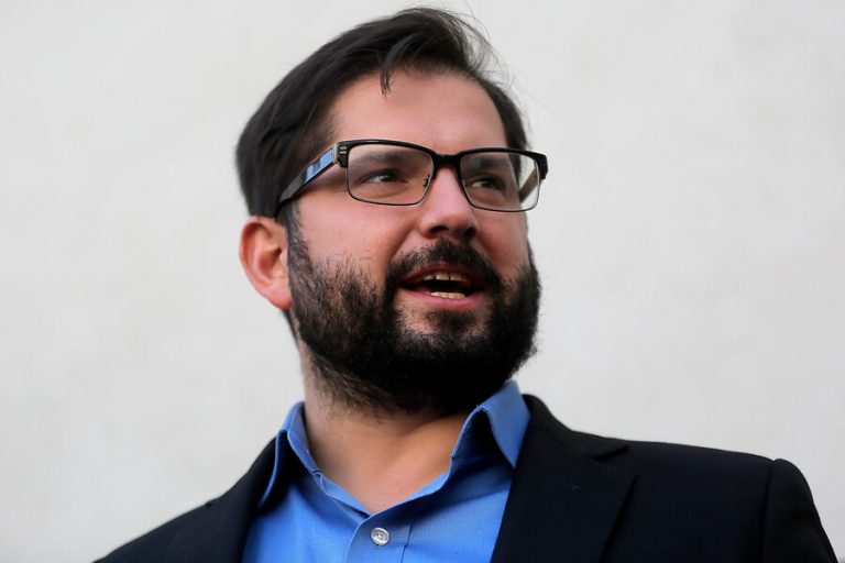 Pdte. Boric traspasa la presidencia del Comité Regional de Uso de Borde Costero a los gobernadores regionales