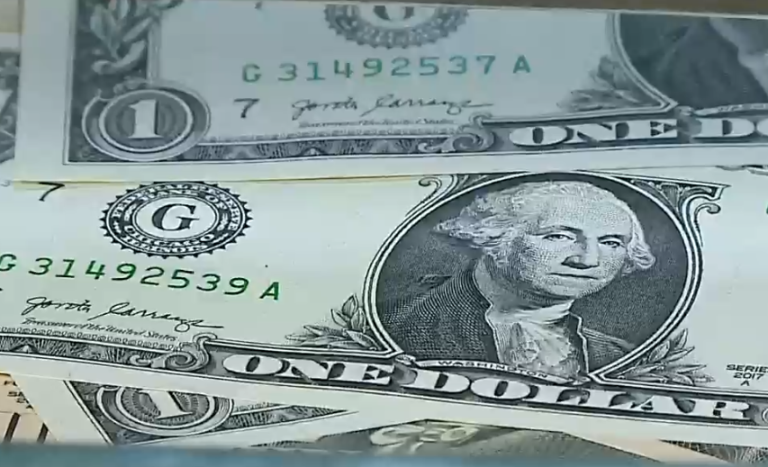 Dólar registra su caída más significativa tras anuncios del gobierno