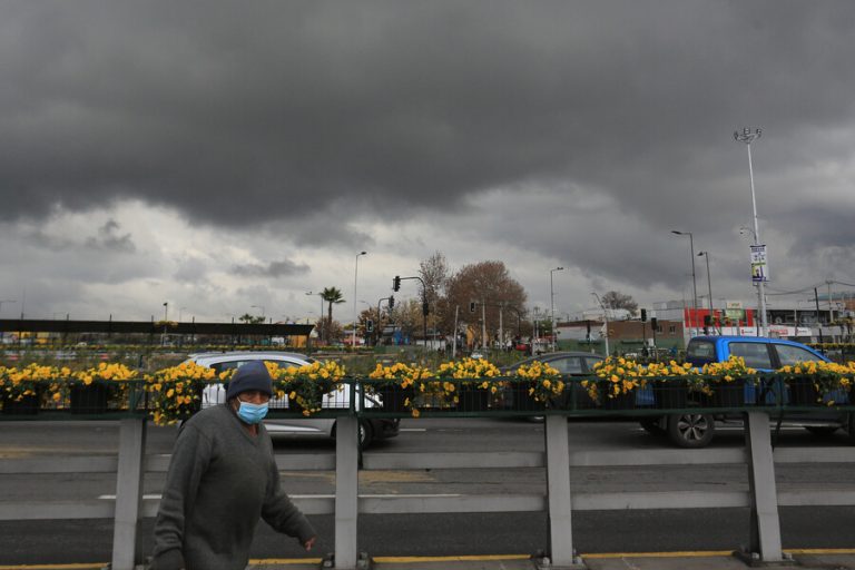 Onemi declara Alerta Temprana Preventiva por sistema frontal en la Región Metropolitana