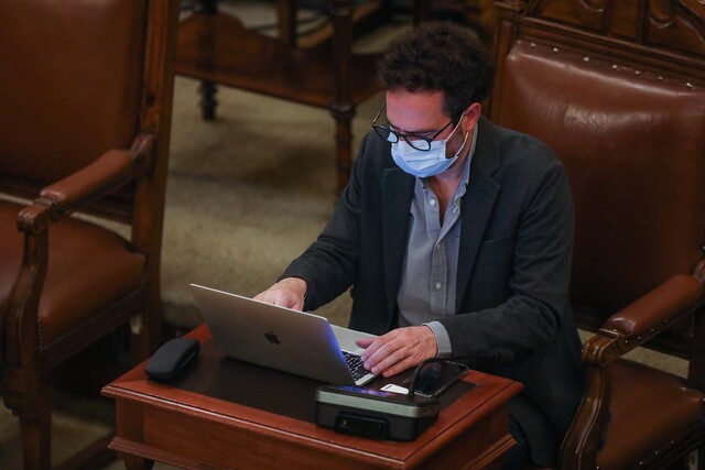 Hernán Larraín acusa que Mesa Directiva de la CC modificó propuesta constitucional 