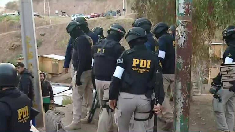 Operativo contra el microtráfico: PDI realizó masivo allanamiento en el Cerro 18