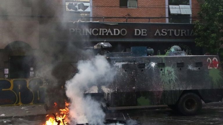 Tribunal absolvió a imputados por quemar Hotel Principado de Asturias de Providencia