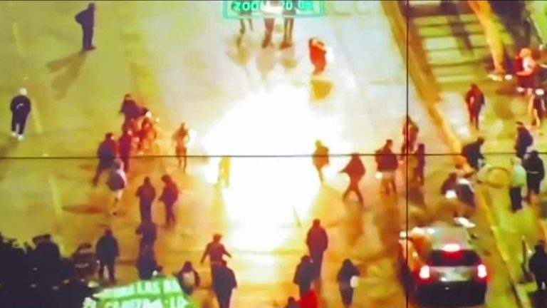 Saquearon hasta el local de galletas Tip Top: Tras la Cuenta Pública, el centro de Santiago vivió una nueva jornada de violencia