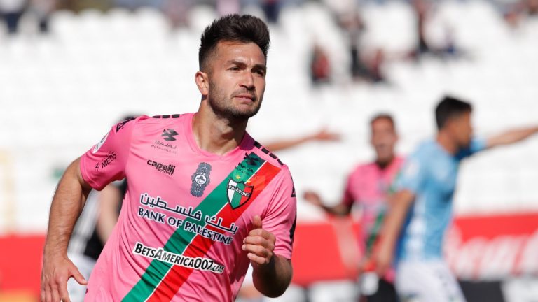Carlos Villanueva sorprende: Deja Palestino y ficha por Magallanes, líder de la Primera B