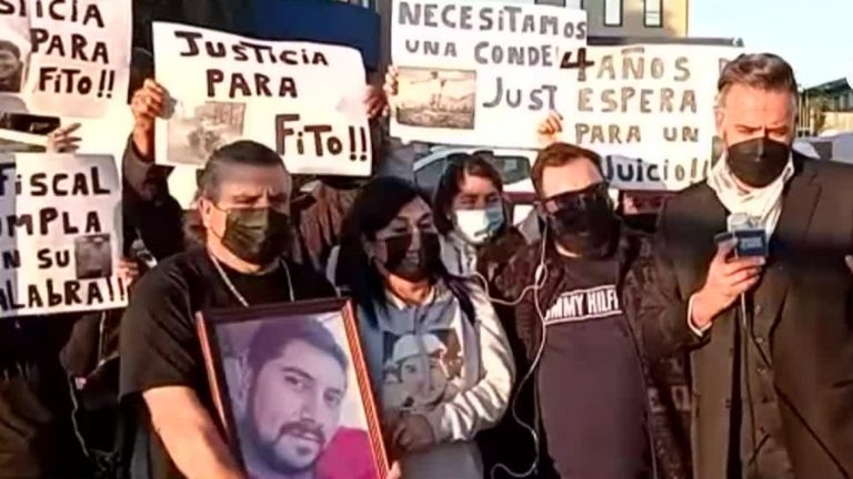 Familia de motociclista fallecido en 2018 pide justicia tras nueva postergación de juicio; el proceso ha durado cuatro años
