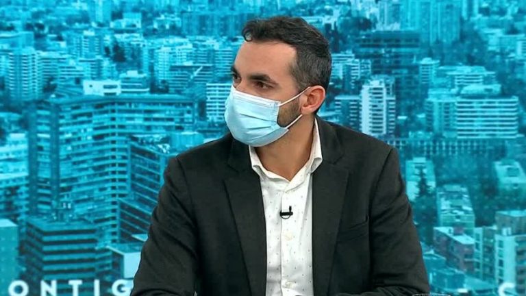 Subsecretario Cristóbal Cuadrado explicó decisión del Minsal de adelantar de las vacaciones