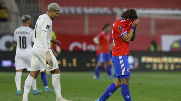 Prensa peruana se da un festín con el ranking FIFA de La Roja: “Pese a estar en guerra, Ucrania la supera”