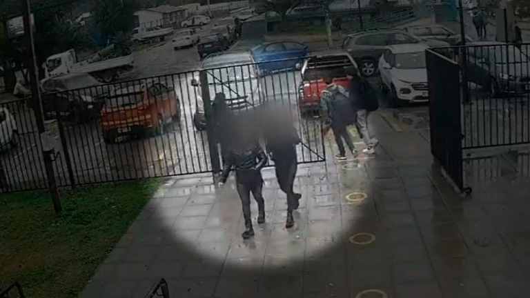 Mortal ataque de celos: Mujer apuñaló a estudiante de 15 años al interior de su colegio