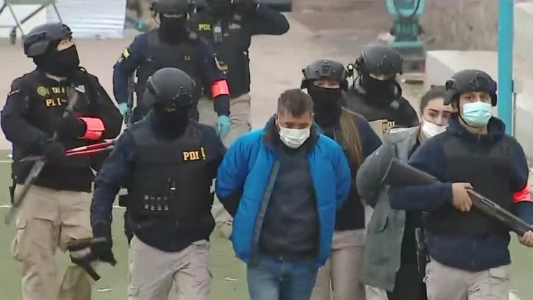 Masivo allanamiento en el Cerro 18 terminó con narcos y consumidores detenidos