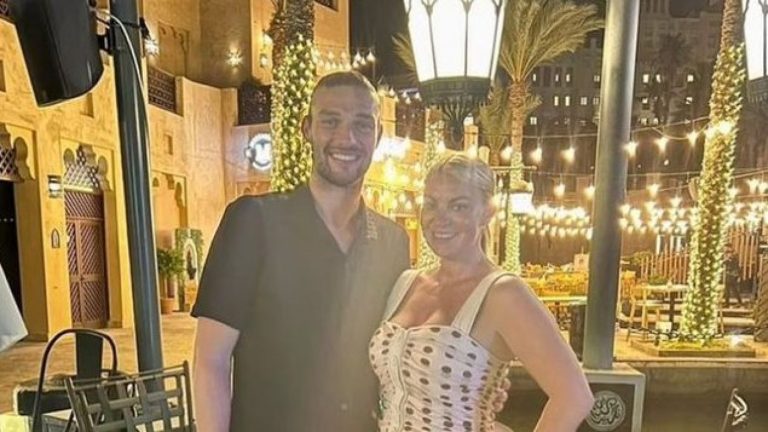 ¡A dos semanas de su boda! Publican fotos de futbolista británico con otra mujer