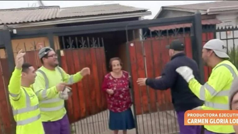 Conmovedor gesto: Recolectores de basura celebran cumpleaños de abuelita