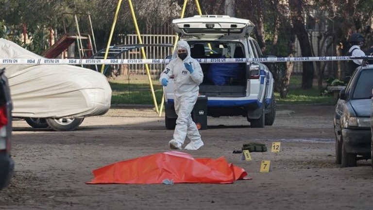 Tenía orden de aprensión vigente por tráfico ilícito de drogas: Hombre murió en Villa Olímpica tras evitar ser detenido por PDI