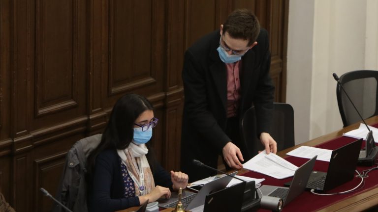 Queda menos de un mes: ¿Cuándo se entrega la propuesta constitucional?