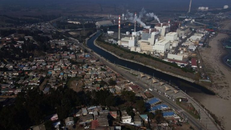 Afectó a más de 30 alumnos: Denuncian nuevos casos de intoxicación en Quintero