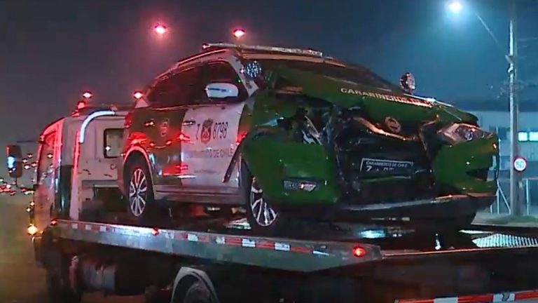 Vehículo de Carabineros chocó con auto particular cuando se dirigía a procedimiento en La Granja