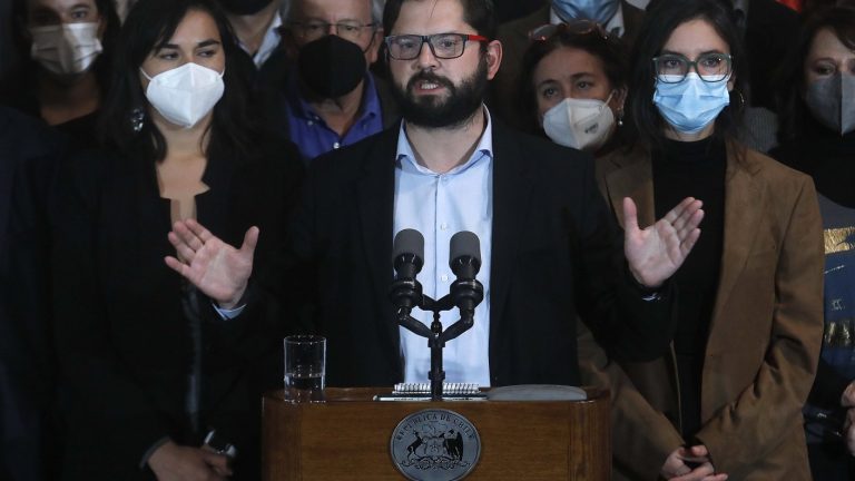 Los 100 días de Boric en la presidencia: Los avances, críticas y desafíos que han marcado su gestión