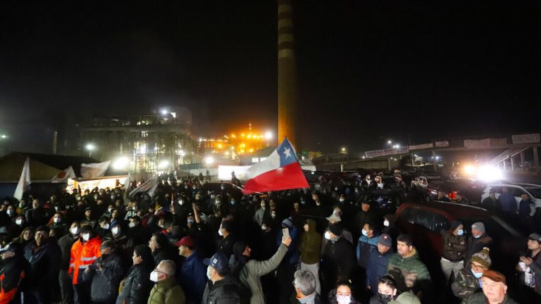 Piden asegurar el trabajo: Dirigentes se reunirán este jueves con Codelco y el gobierno