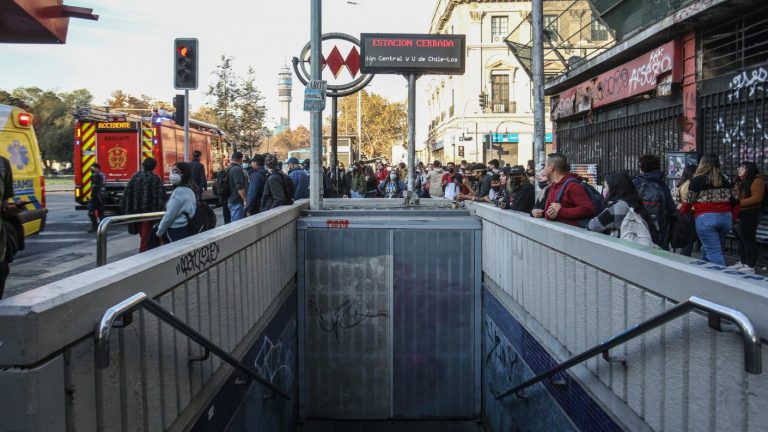 Presidente de sindicato de trabajadores de Metro: “El hombre baleado en Baquedano es un reconocido lanza de la red”