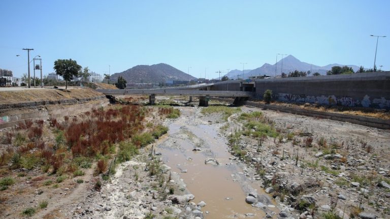 A 40 años del desborde del río Mapocho: ¿Qué pasaría si tuviéramos nuevamente una lluvia de esa envergadura?