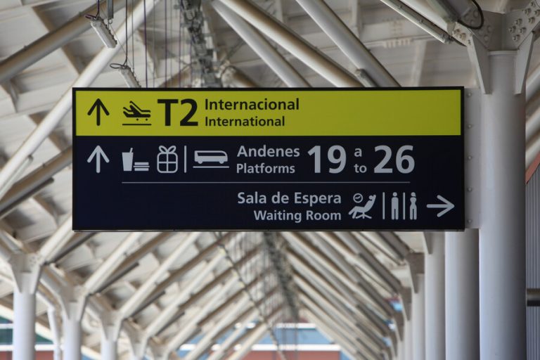 Millonario robo en el Aeropuerto de Santiago: Delincuentes se llevaron $20 millones desde una casa de cambio