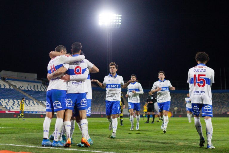 La UC comienza la operación remontada: ¿A cuántos puntos queda de Colo Colo y cuándo se enfrentan entre ellos?