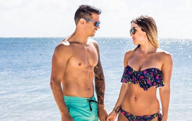 La burla de Mark González a Maura Rivera tras perder el taco de su zapato: “Caminas como en punta”