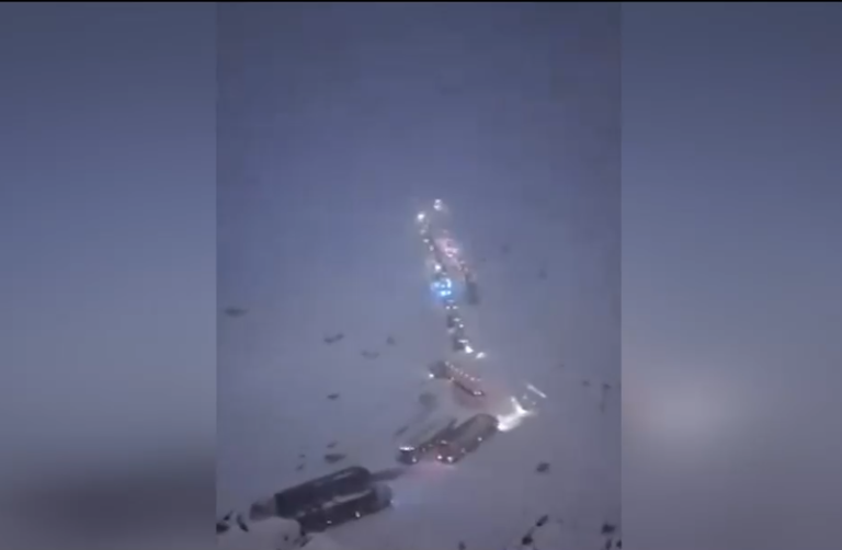 Bus está varado en la Cordillera de Los Andes con 9 niños en su interior: 