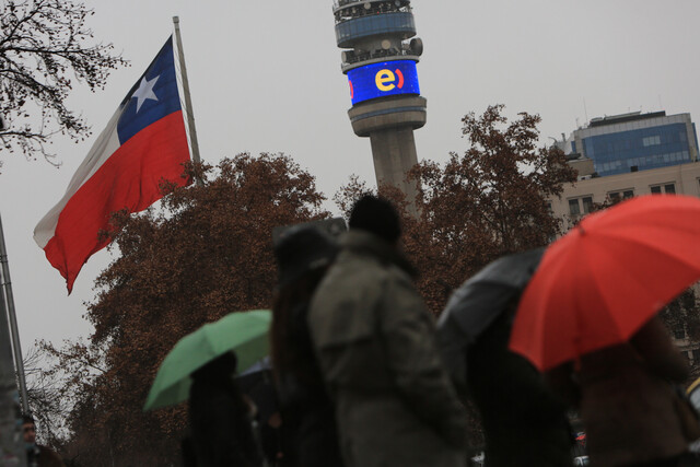 Autoridades advierten de nuevo sistema frontal: Lluvias volverían el miércoles en la tarde en la zona central