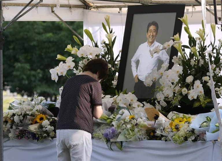 La exclusiva condecoración japonesa que recibirá Shinzo Abe tras asesinato