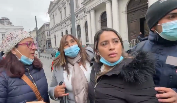 Senadora Campillai vivió altercado con Pancho Malo y adherentes del Rechazo en Santiago Centro