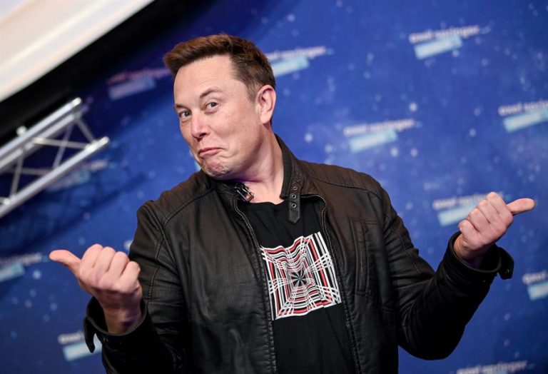 Con un meme de él mismo: Elon Musk bromeó tras cancelar compra de Twitter