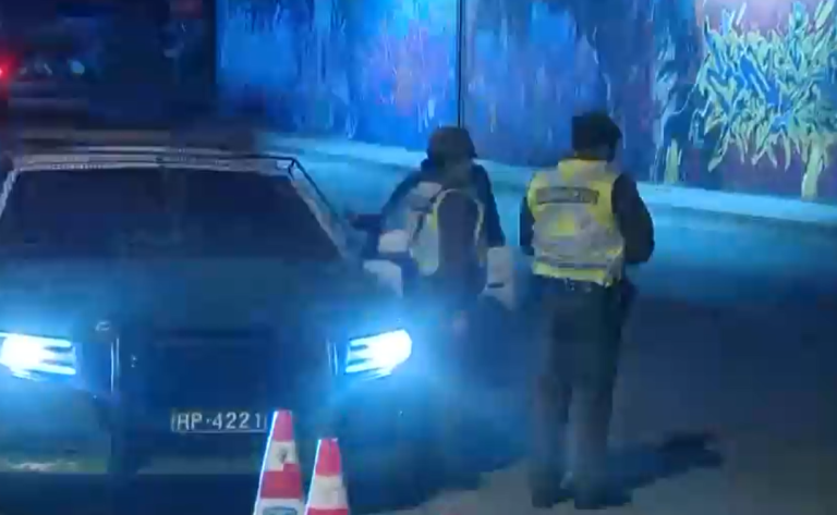 Asesinan a conductor de aplicación para robar su auto: Fue apuñalado y lanzado a la calle