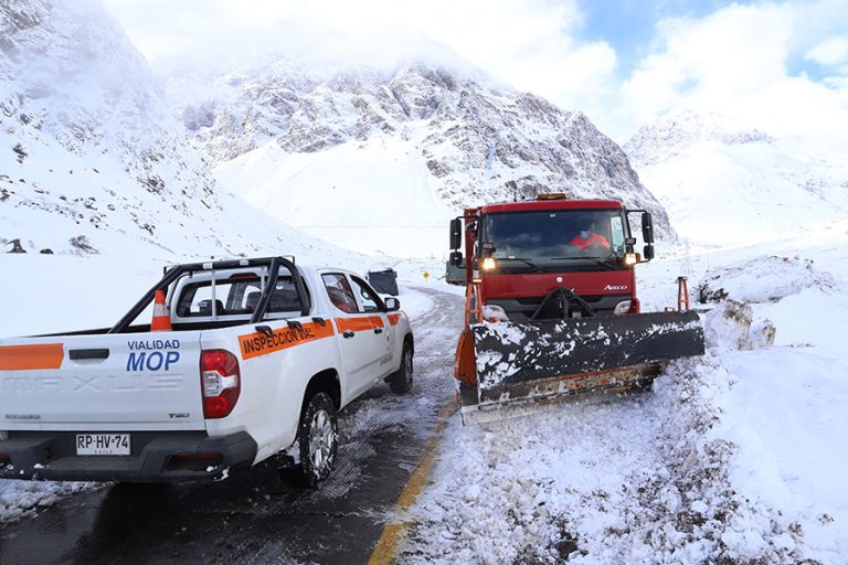 MOP activa plan preventivo ante nuevo sistema frontal: Estos son los cortes de ruta en la RM