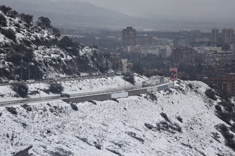 Nieve, anegamientos y cortes de luz: Lo que dejó el sistema frontal en la RM