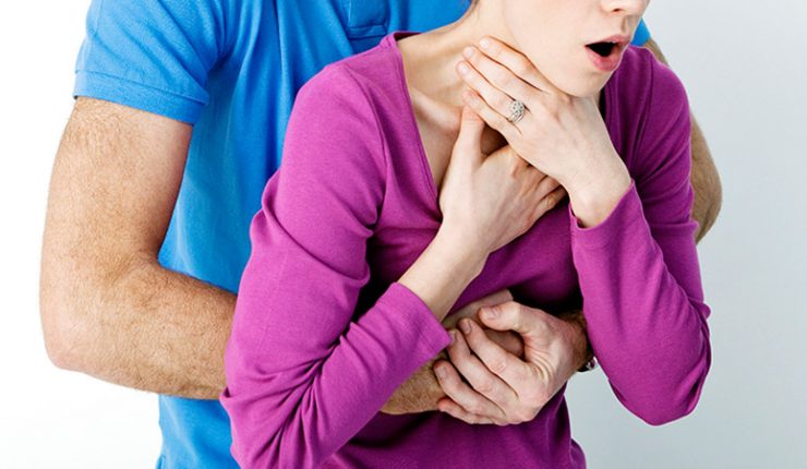 Maniobra de Heimlich: El paso a paso para aplicar la técnica de primeros auxilios que salva vidas