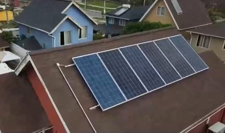 Un alivio para el bolsillo y el medio ambiente: Paneles solares permiten ahorrar en luz y gas