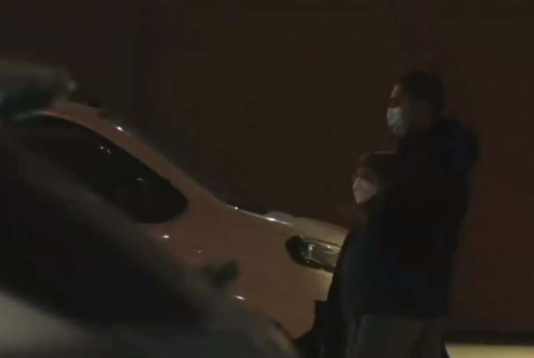 Así fue la llegada de Michelle Bachelet al país horas después de confirmar su respaldo al Apruebo