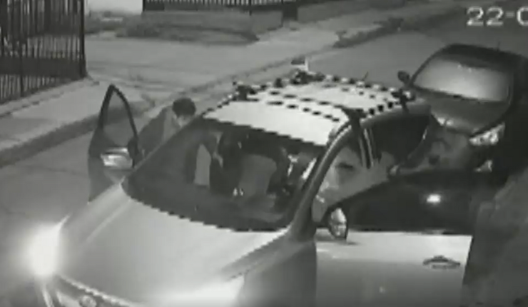 “Me bajé porque más no podía hacer”: Hombre fue asaltado violentamente cuando salía de su casa en Maipú