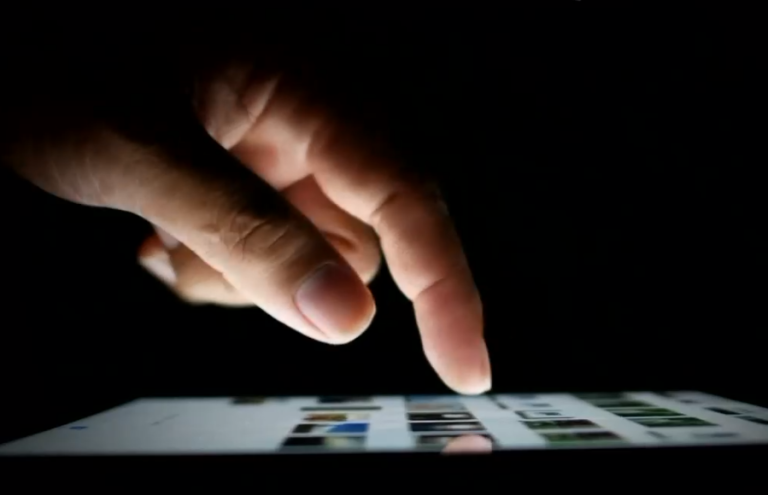 ¿Cómo operan? Preocupación por mafias que falsifican títulos universitarios