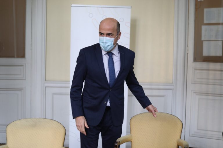 “No somos políticos”: Contralor responde a críticas por investigación al gobierno en campaña por el plebiscito