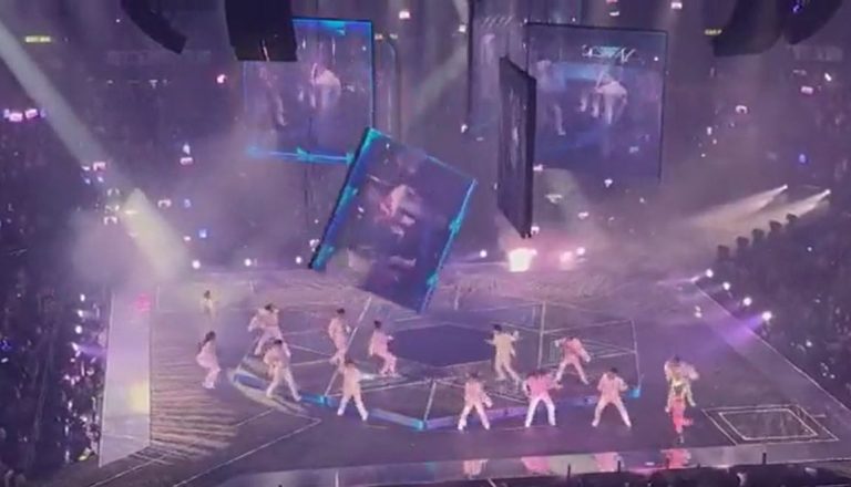Grave tragedia en concierto: Pantalla cayó sobre integrante de grupo en Hong Kong
