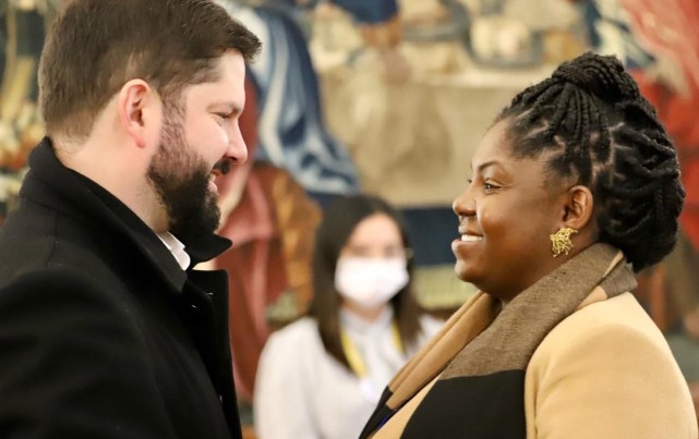 Boric recibió a la vicepresidenta de Colombia y propone a Chile como sede para los diálogos de paz