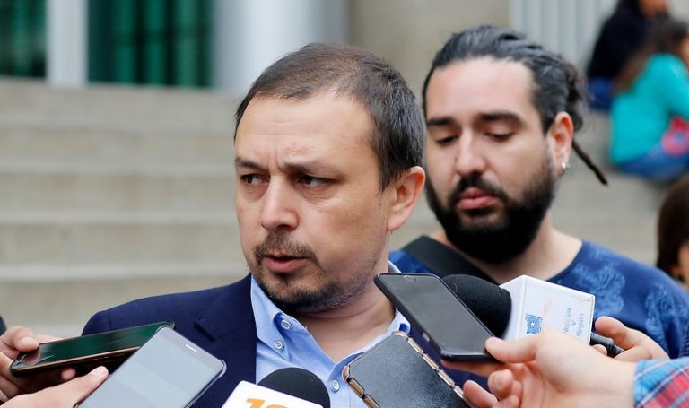 Presentan proyecto de ley que sanciona las fake news sobre la propuesta de Constitución con hasta $30 millones