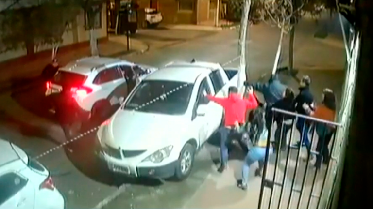 Rápida reacción: Conductor tiró las llaves al techo para evitar el robo de su vehículo