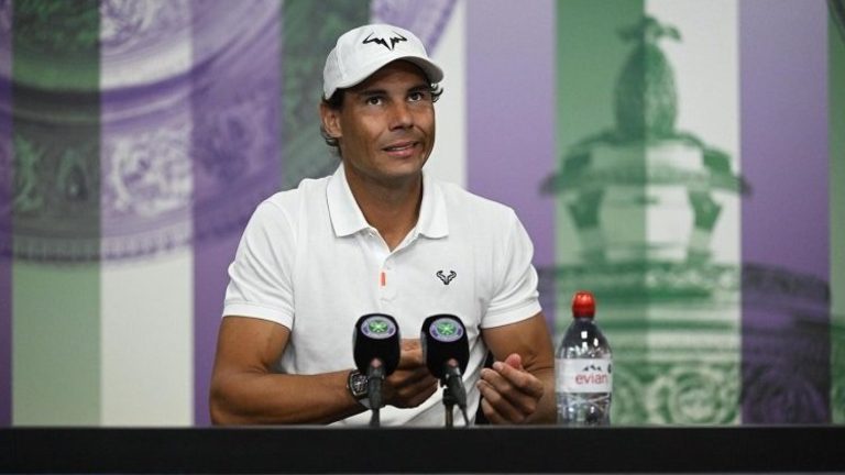 Rafael Nadal se retira de las semifinales de Wimbledon tras una grave lesión en sus abdominales