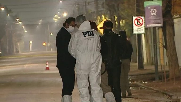 Sujetos con chalecos antibalas ingresan a cité de Renca y asesinan a hombre en medio de una balacera