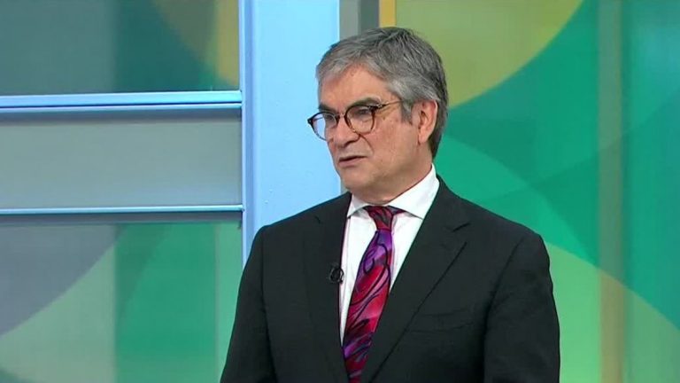 En exclusiva: Ministro Mario Marcel anuncia bono de invierno, aunque descarta que sea un IFE